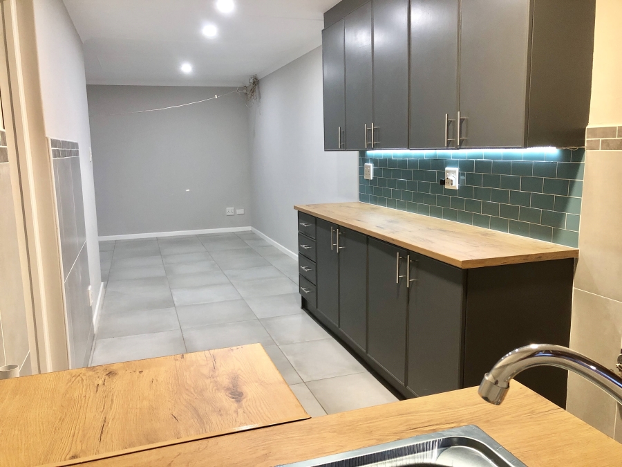 To Let 1 Bedroom Property for Rent in Vincent Eastern Cape